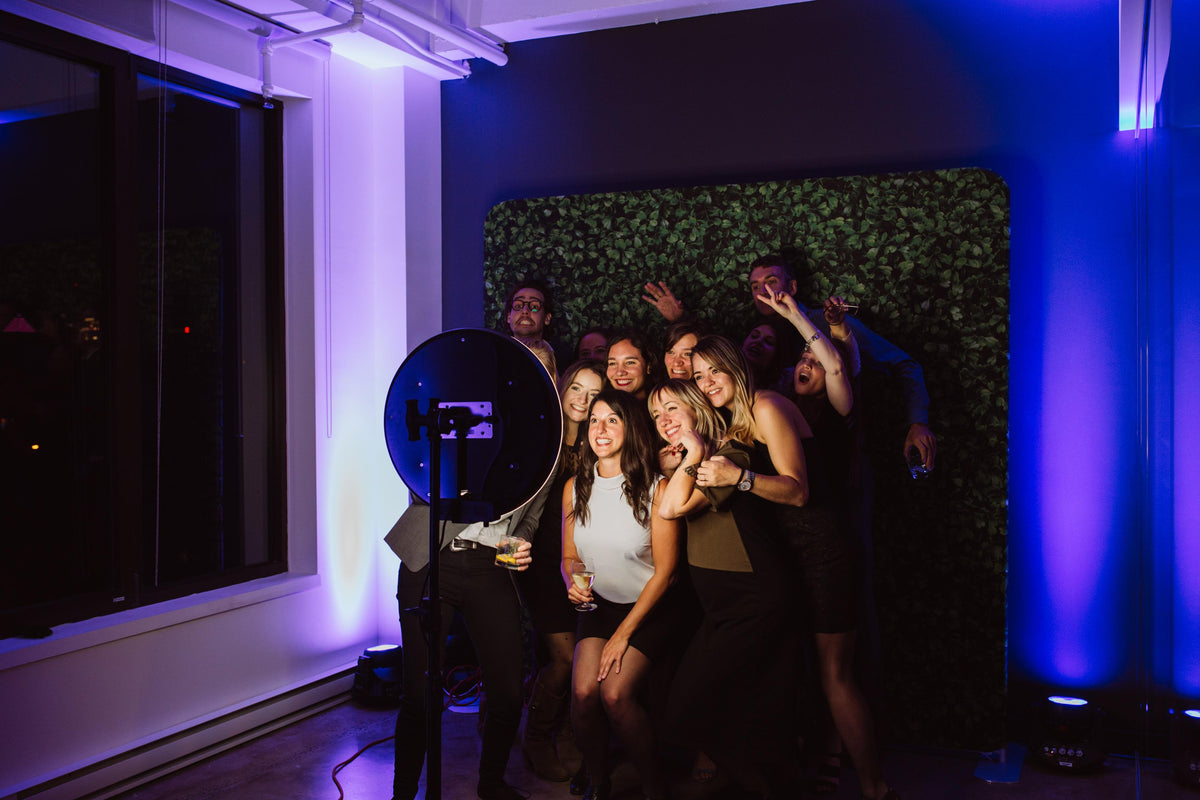 EASYBOOTH - MONTREAL BEST AFFORDABLE PHOTOBOOTH - 199$/DAY – Easybooth